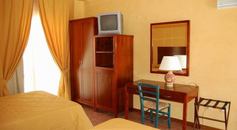 Hotel Ciuri Di Badia Buseto Palizzolo Buitenkant foto