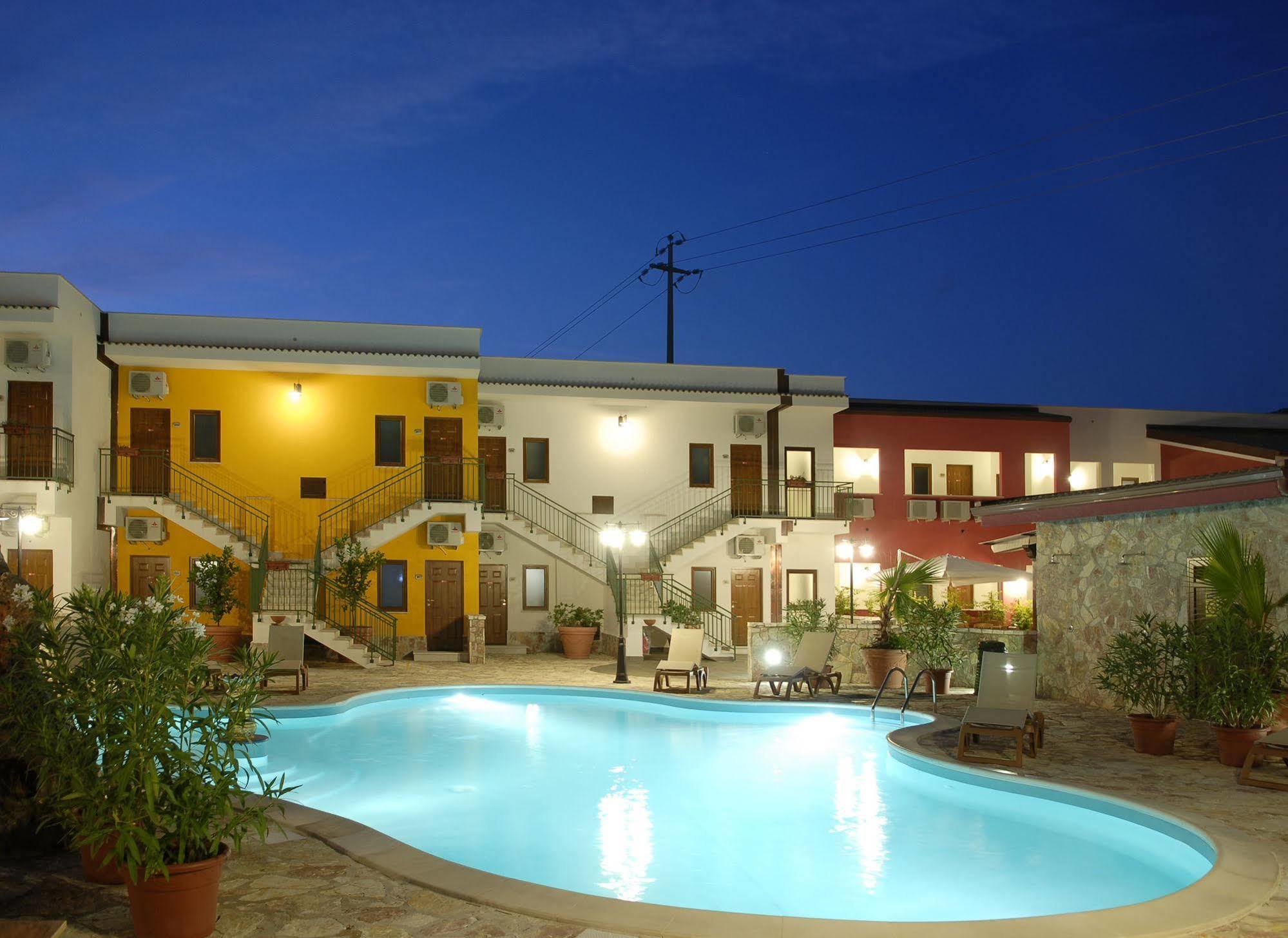 Hotel Ciuri Di Badia Buseto Palizzolo Buitenkant foto