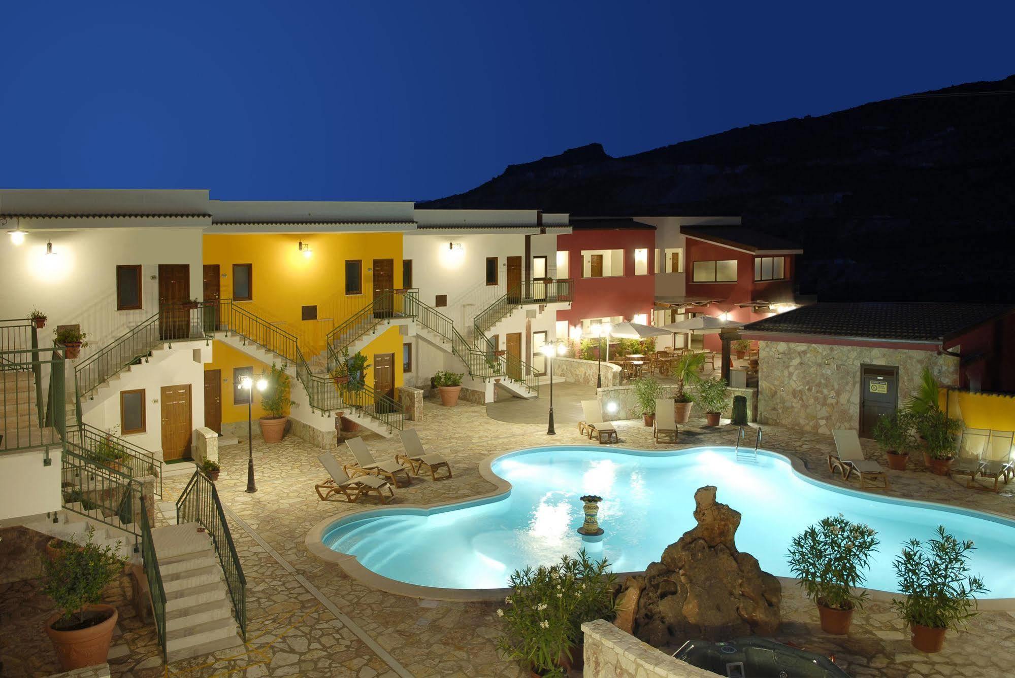 Hotel Ciuri Di Badia Buseto Palizzolo Buitenkant foto
