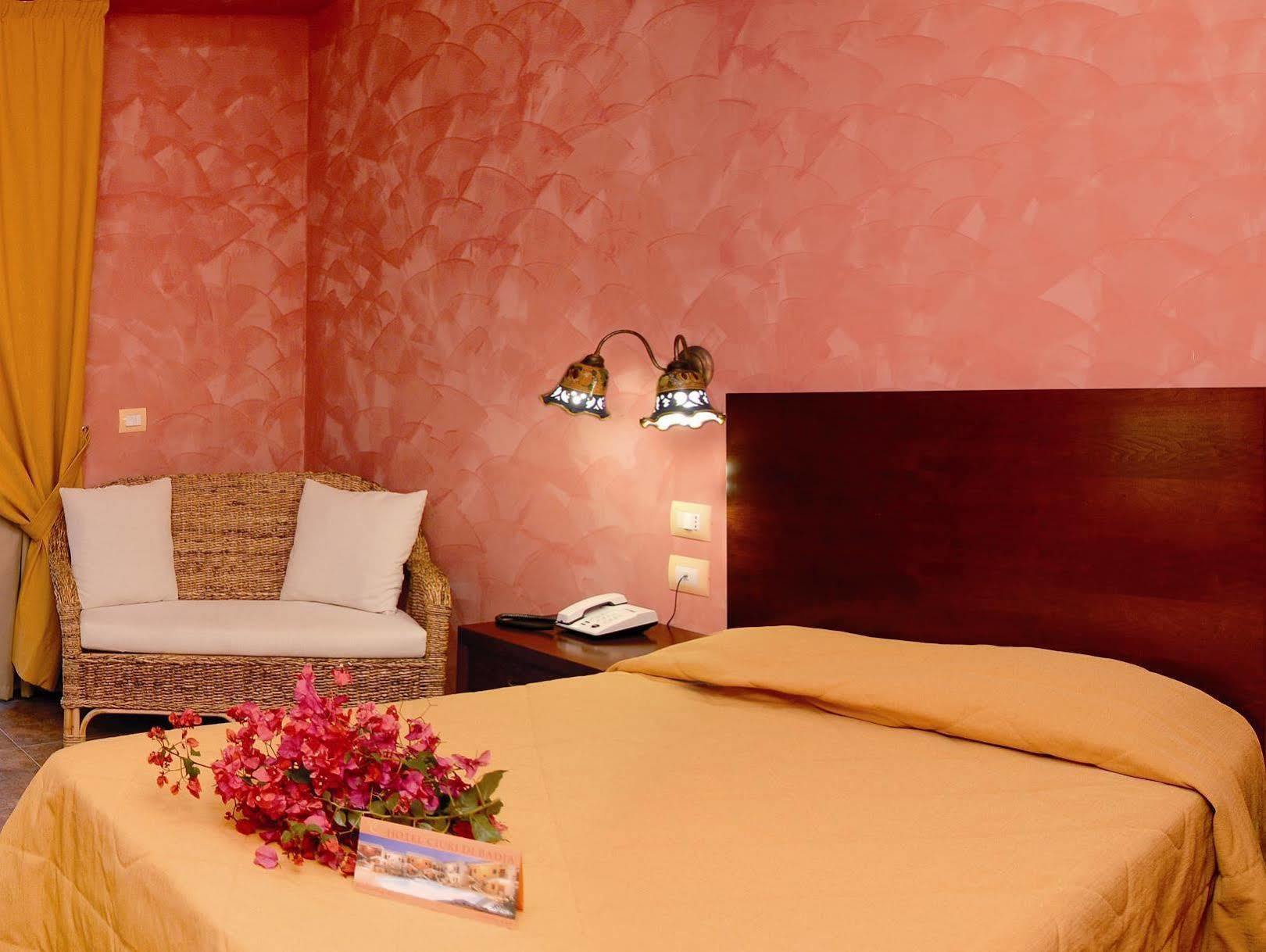 Hotel Ciuri Di Badia Buseto Palizzolo Buitenkant foto