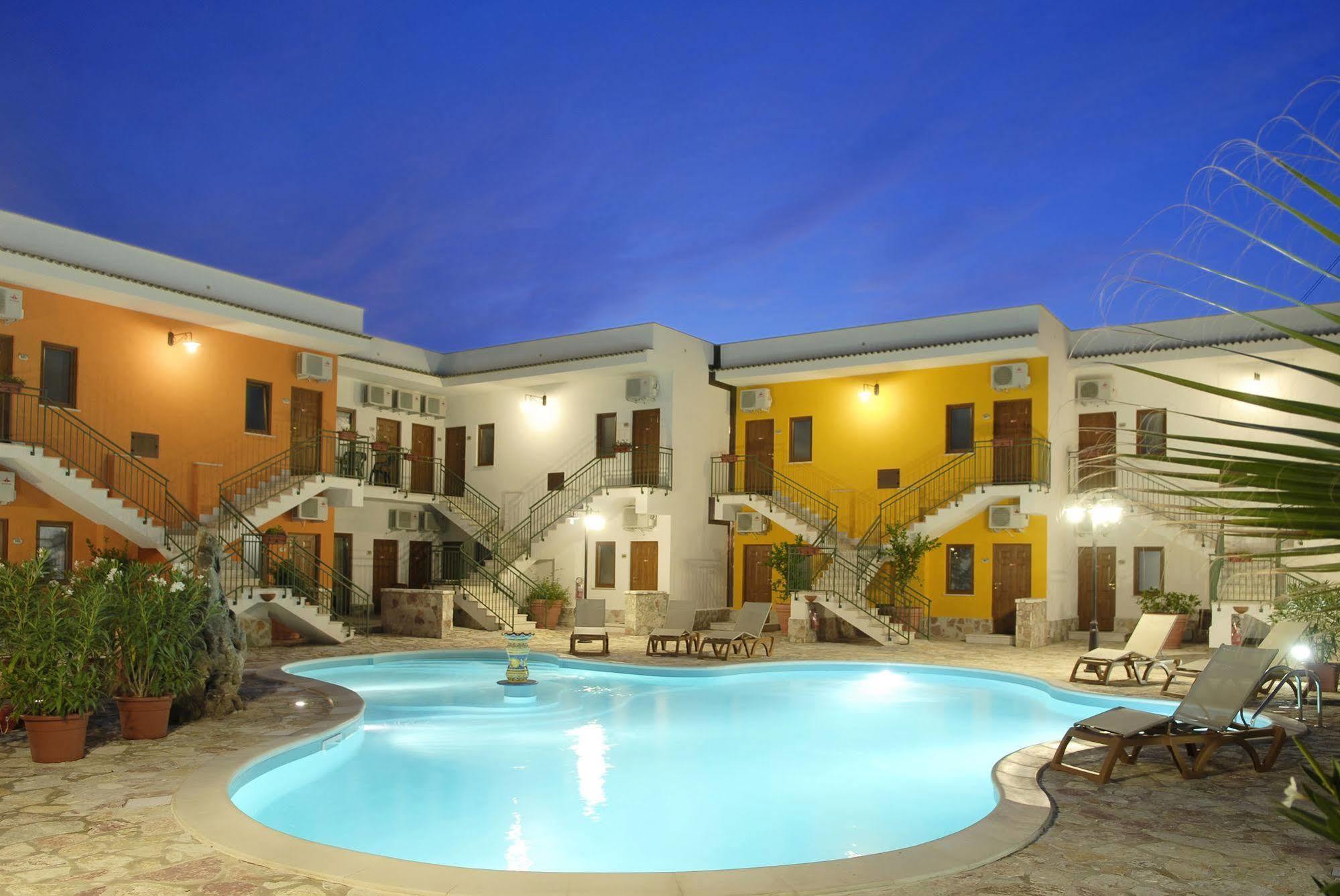 Hotel Ciuri Di Badia Buseto Palizzolo Buitenkant foto